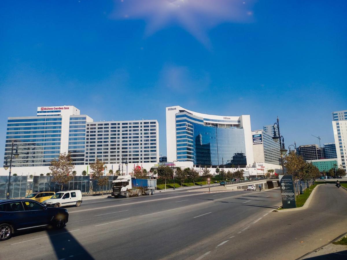 Amazing Appartement Au Centre Ville En Face Hilton & Gare Train De Tgv De Tanger Kültér fotó